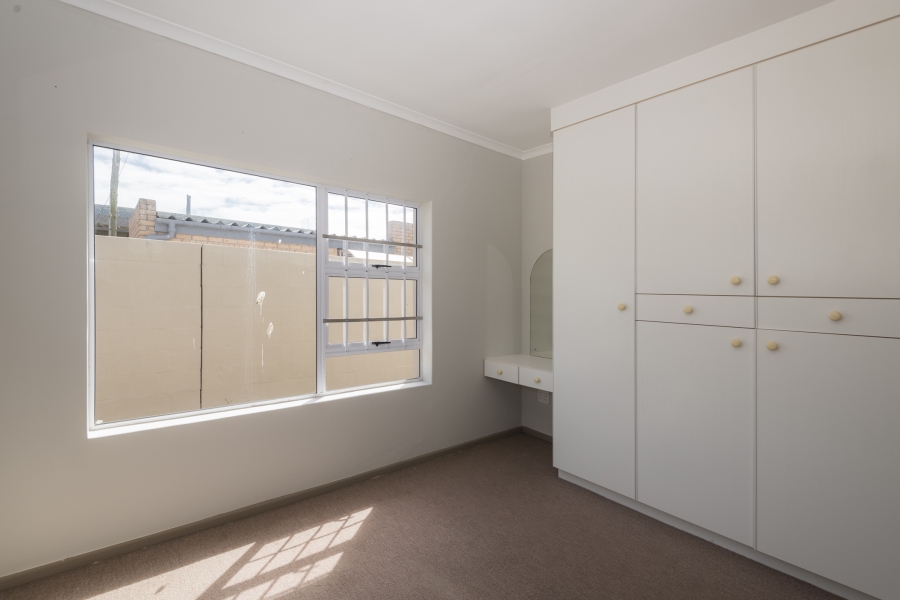 4 Bedroom Property for Sale in Middedorp Western Cape